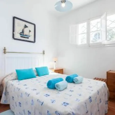 House With 4 Bedrooms In Lagos, With Furnished Terrace And Wifi - 300 شقة *