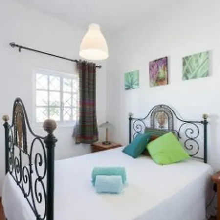 شقة House With 4 Bedrooms In Lagos, With Furnished Terrace And Wifi - 300