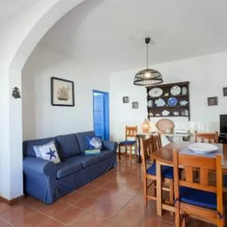 House With 4 Bedrooms In Lagos, With Furnished Terrace And Wifi - 300 * Lagos