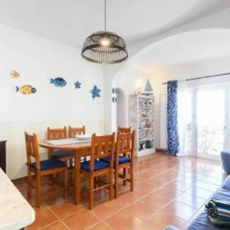 شقة House With 4 Bedrooms In Lagos, With Furnished Terrace And Wifi - 300 *