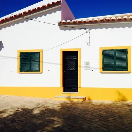 House With 4 Bedrooms In Lagos, With Furnished Terrace And Wifi - 300 شقة لاغوس